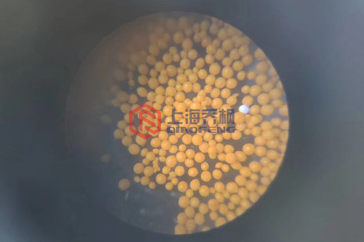 高效沸騰制粒干燥機的工作原理？